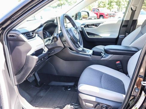Certified 2025 Toyota RAV4 XLE w/ Convenience Package FWD image 22