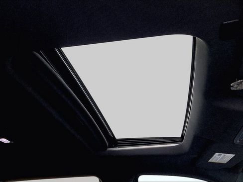 Used 2023 Chevrolet Silverado 1500 ZR2 w/ Technology Package image 29