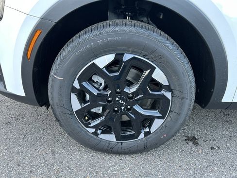 New 2026 Kia Sorento S w/ S Panoramic Sunroof Package image 9