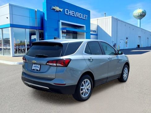 Used 2023 Chevrolet Equinox LT AWD/4WD image 3
