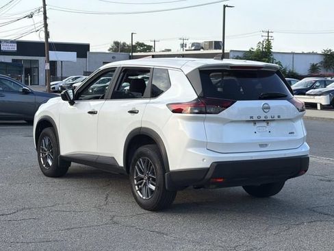 Used 2025 Nissan Rogue S AWD/4WD image 5