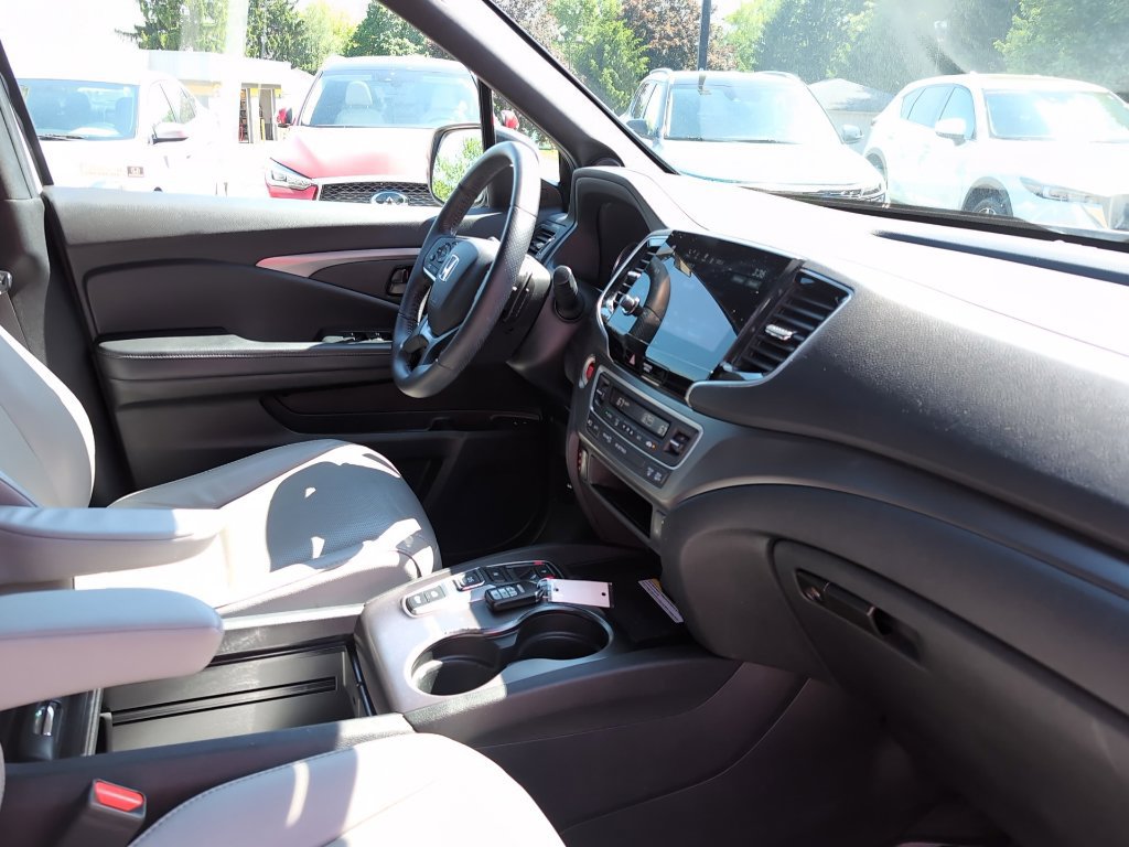 Used 2023 Honda Passport EX-L image 8