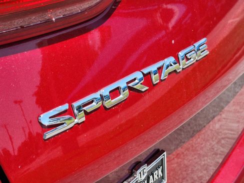 Used 2022 Kia Sportage LX FWD image 27