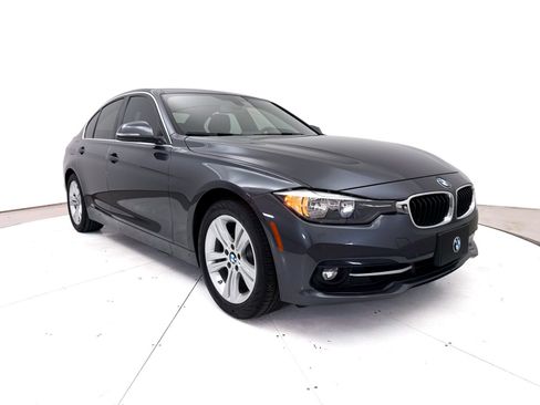Used 2017 BMW 330i Sedan RWD image 10