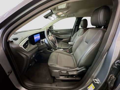 Used 2025 Buick Encore GX Preferred AWD/4WD image 13
