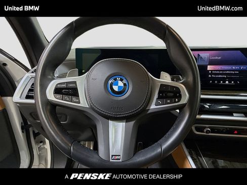Used 2024 BMW X5 xDrive50e w/ M Sport Package AWD/4WD image 6