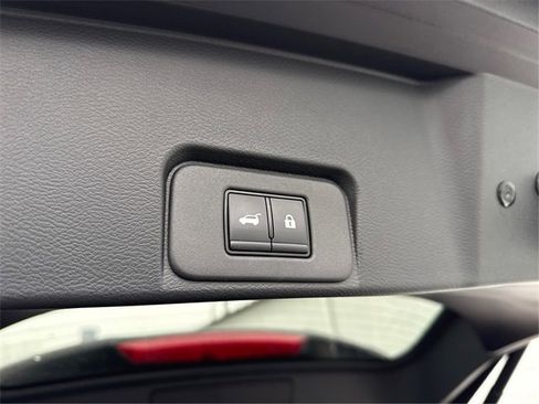 Used 2024 Nissan Rogue SV image 29