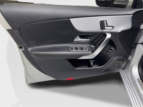 Used 2020 Mercedes-Benz A 220 image 27