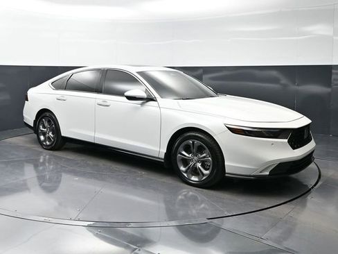 Used 2023 Honda Accord EX-L image 3