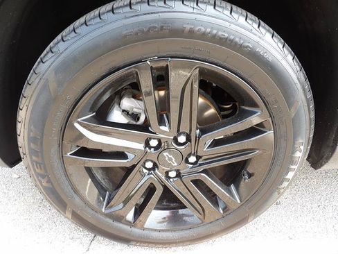 Used 2024 Chevrolet Trax ACTIV w/ Sunroof Package FWD image 9