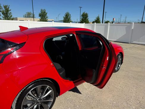 Used 2020 Hyundai Veloster 2.0 Premium FWD image 17