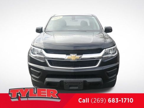 Used 2018 Chevrolet Colorado W/T w/ WT Convenience Package image 2