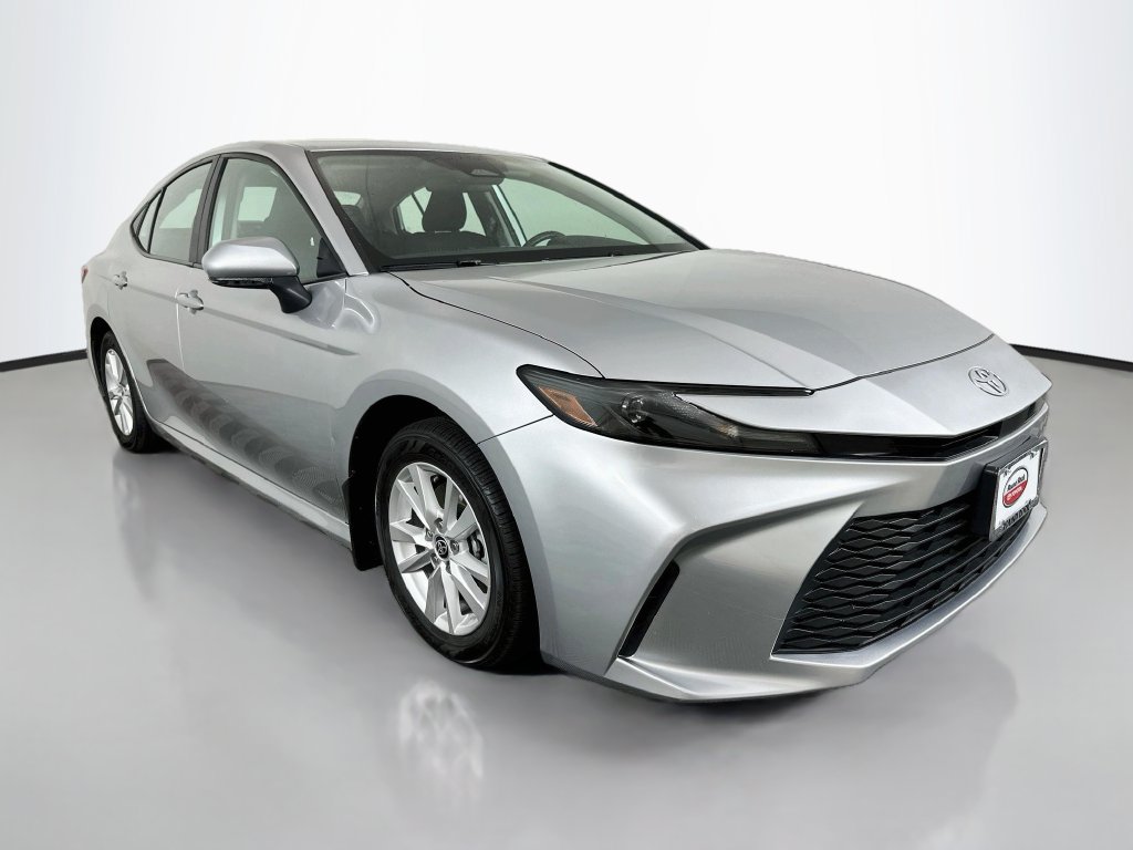 Certified 2025 Toyota Camry LE FWD image 3