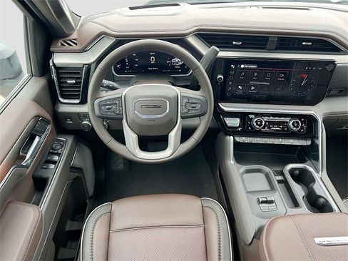 New 2026 GMC Sierra 2500 Denali w/ Denali Reserve Package image 16