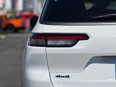 New 2026 Jeep Grand Cherokee L 4WD image 8