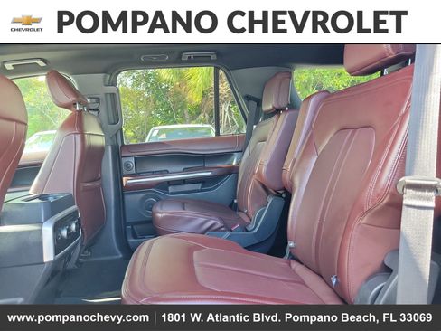Used 2023 Ford Expedition Limited image 12