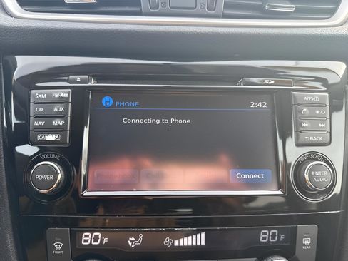 Used 2016 Nissan Rogue SV w/ SV Premium Package image 30