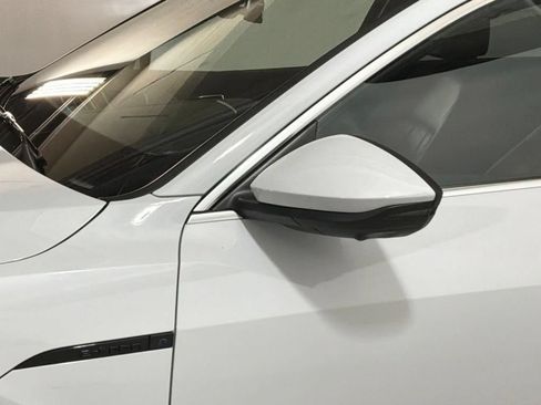 Used 2024 Audi Q8 e-tron Premium Plus w/ Premium Plus Package AWD/4WD image 24