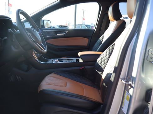 Used 2024 Ford Edge Titanium w/ Titanium Elite Package image 9