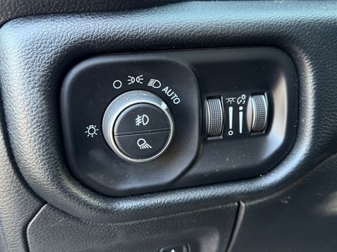 Used 2020 RAM 1500 Laramie AWD/4WD image 17