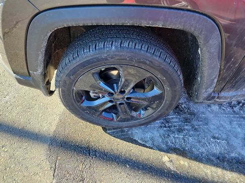 Used 2020 Jeep Compass Latitude image 2