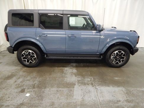 New 2025 Ford Bronco Outer Banks image 2