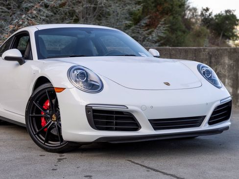 Certified 2019 Porsche 911 Carrera 4S image 9