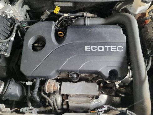 Used 2019 Chevrolet Equinox LT w/ Driver Convenience Package image 30