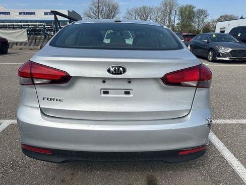 Used 2018 Kia Forte LX FWD image 5