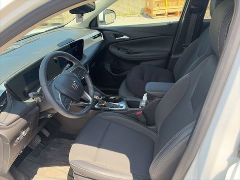 Used 2024 Buick Encore GX Preferred AWD/4WD image 7