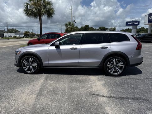 New 2026 Volvo V60 B5 Cross Country Plus w/ Protection Package Premier image 2
