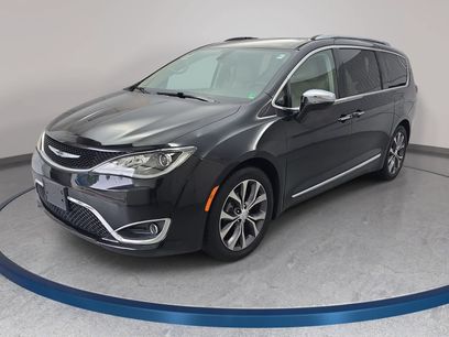 Used 2017 Chrysler Pacifica Limited w/ UConnect Theater Package