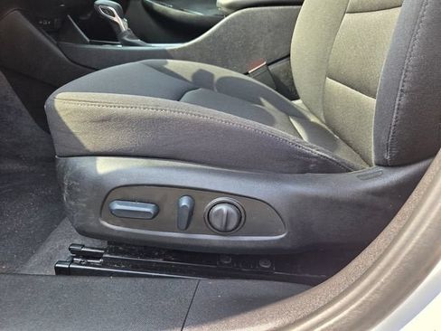 Used 2023 Chevrolet Malibu LT FWD image 11