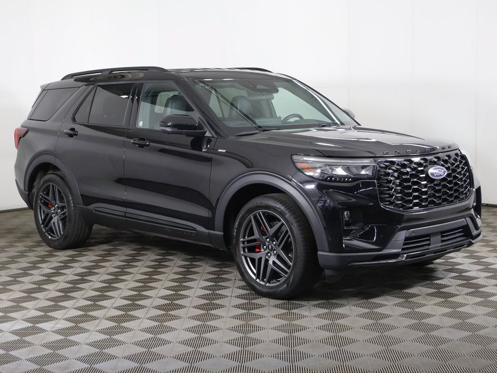 Used 2025 Ford Explorer ST-Line w/ ST-Line Street Pack AWD/4WD image 63