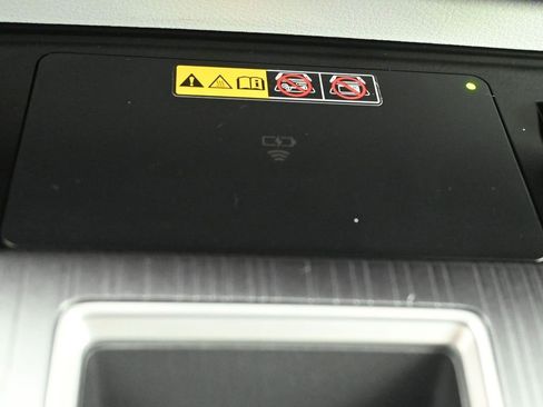 Used 2025 Toyota Sienna LE w/ LE Plus Package image 23