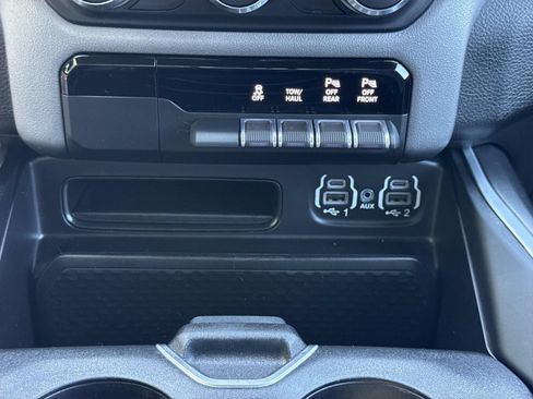 Used 2022 RAM 1500 Big Horn AWD/4WD image 11