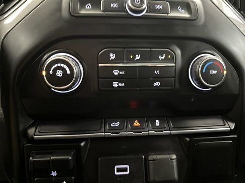 Used 2020 Chevrolet Silverado 1500 Custom w/ Custom Value Package image 18