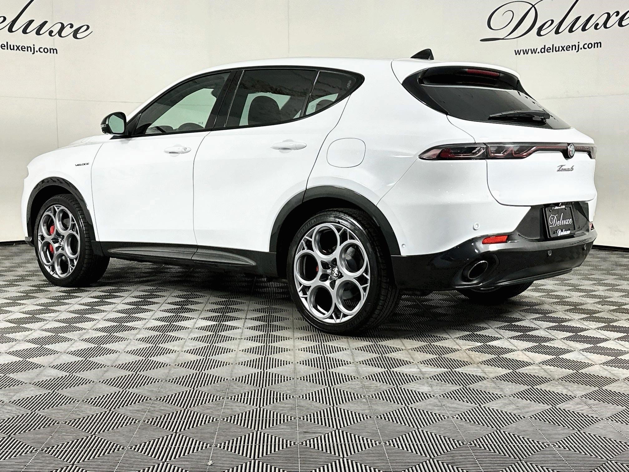 Used 2024 Alfa Romeo Tonale Veloce AWD/4WD image 4