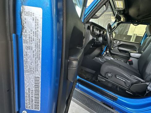 Used 2022 Jeep Wrangler Sport AWD/4WD image 29