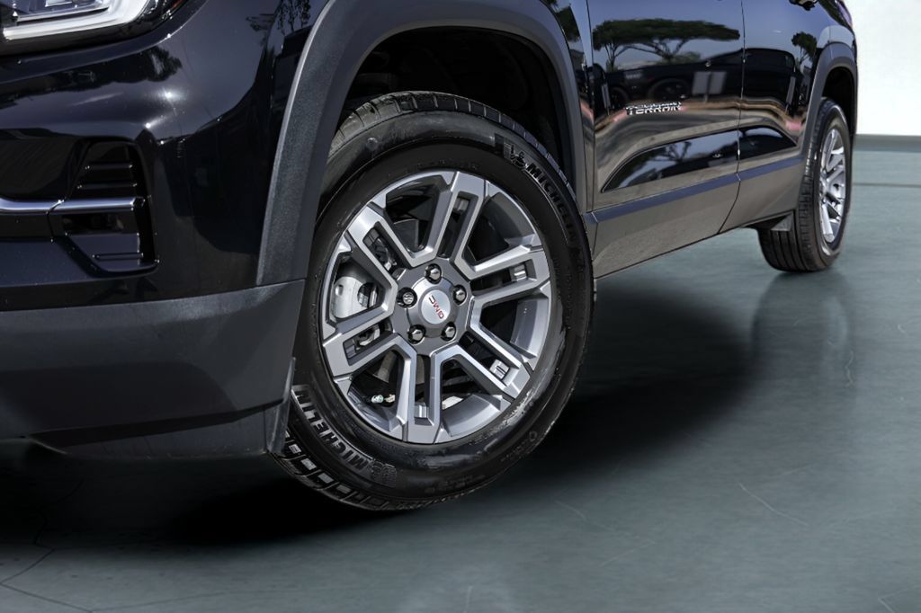 Used 2026 GMC Terrain Elevation w/ Technology Package II FWD image 4