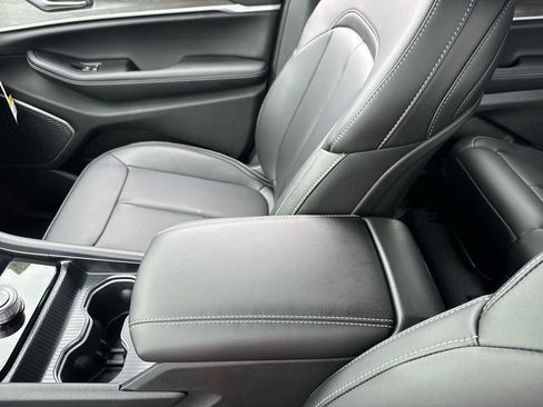 New 2026 Jeep Grand Cherokee L Limited RWD image 22