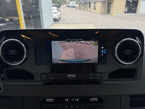 Used 2020 Mercedes-Benz Sprinter 3500 image 91