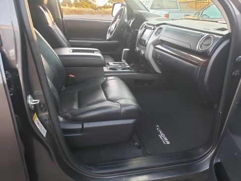 Used 2016 Toyota Tundra Limited w/ Limited Premium Package image 9