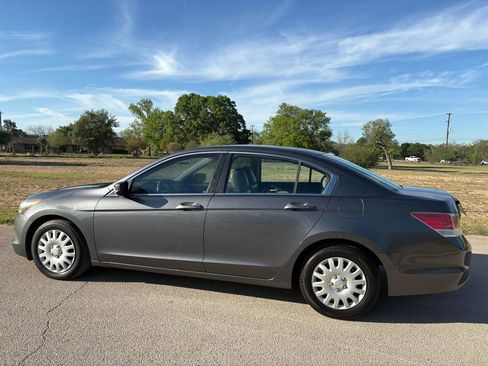 Used 2010 Honda Accord LX image 2
