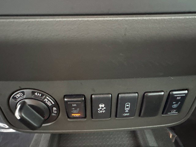 Certified 2020 Nissan Frontier SV AWD/4WD image 42