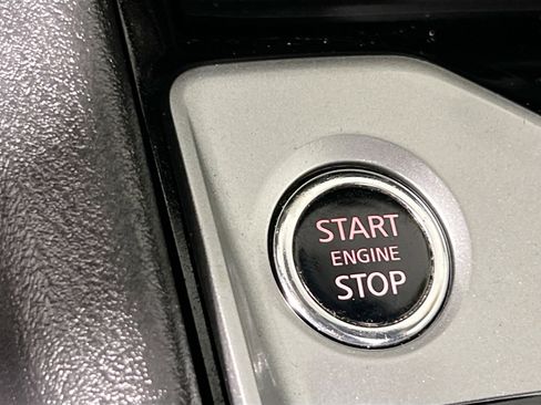Used 2024 Nissan Altima 2.5 SV FWD image 24