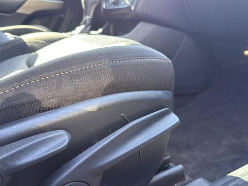 Used 2018 Jeep Cherokee Latitude FWD image 3