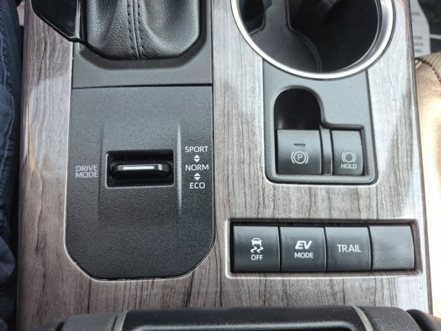 Used 2020 Toyota Highlander Platinum AWD/4WD image 33