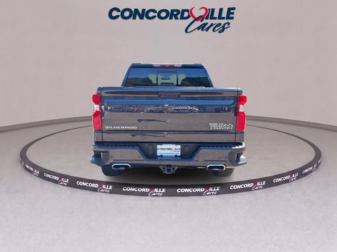 Used 2022 Chevrolet Silverado 1500 High Country w/ Z71 Off-Road Package AWD/4WD image 5