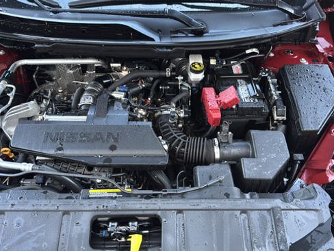 Used 2025 Nissan Rogue S AWD/4WD image 23